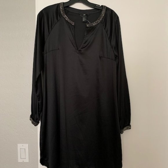 Dress - Picture 1 of 2